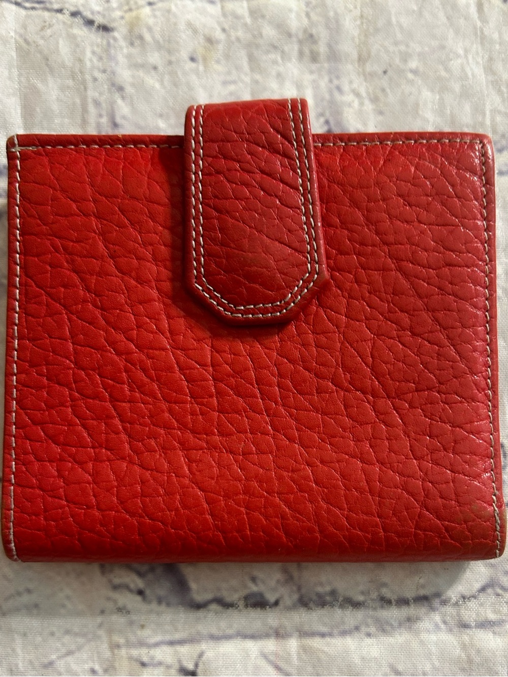 MUNDI CARIBOU COWHIDE RED PEBBLE GRAIN WALLET SNAP CLOSURE AND BILL HOLDER